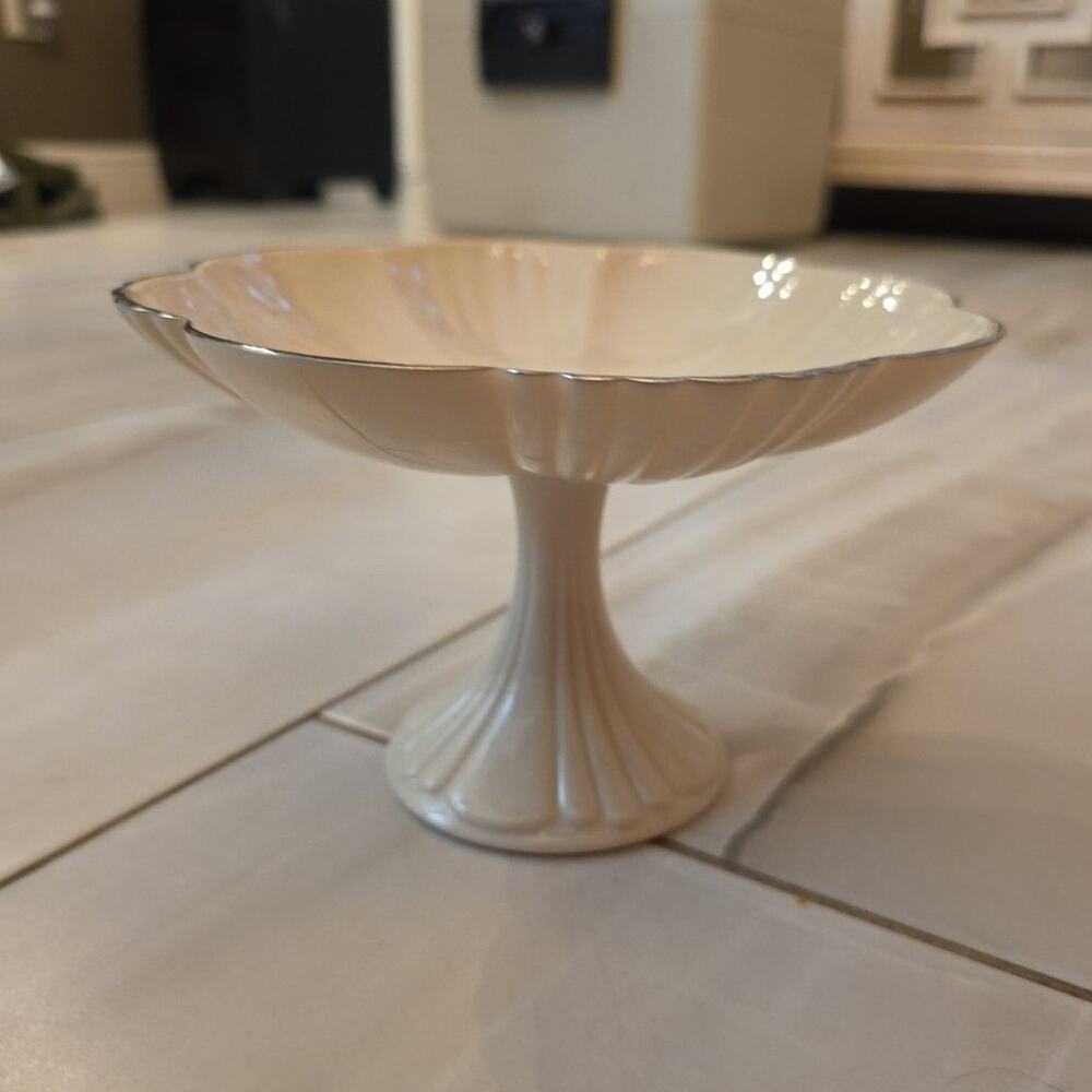 Lenox Candy‎ Dish with Platinum Trim Fluted Pedestal Compote